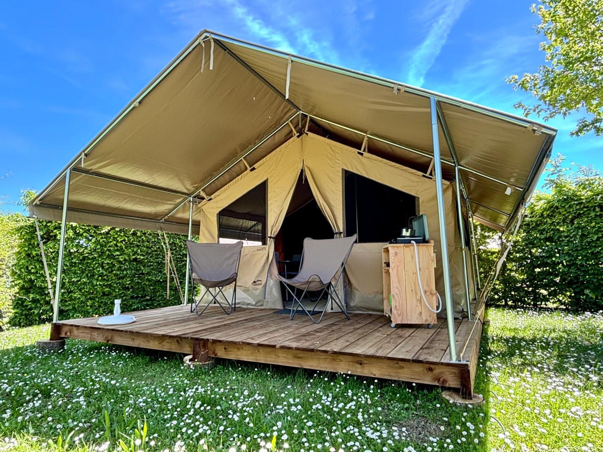 Camping Onlycamp Pierre & Sources Volvic Luaran gambar